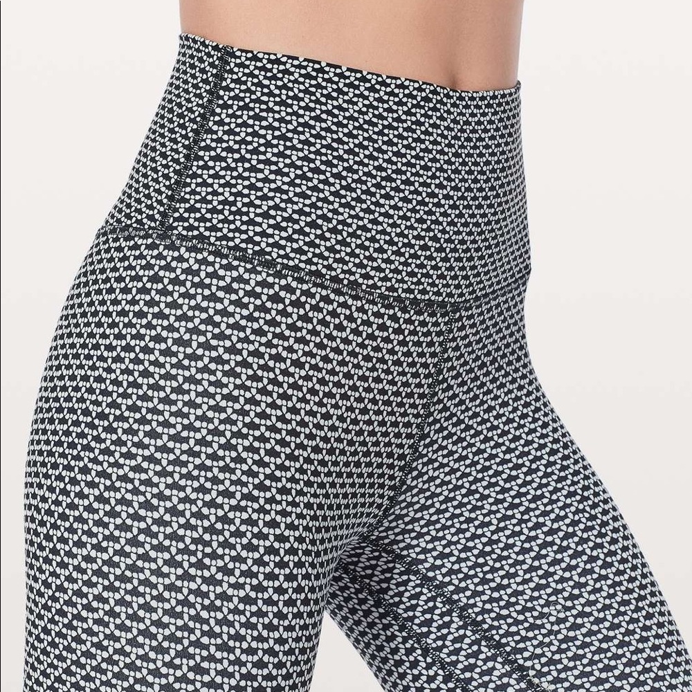 RARE: Lululemon Align Crop *21" Monochromic